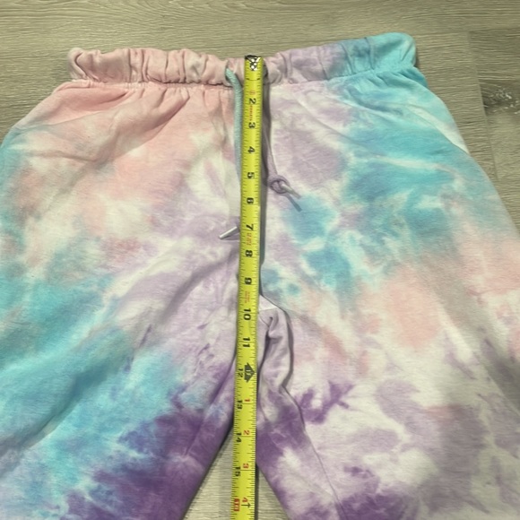 Fashion nova tye dye joggers size small, but loose fitting like more medium - Picture 11 of 12